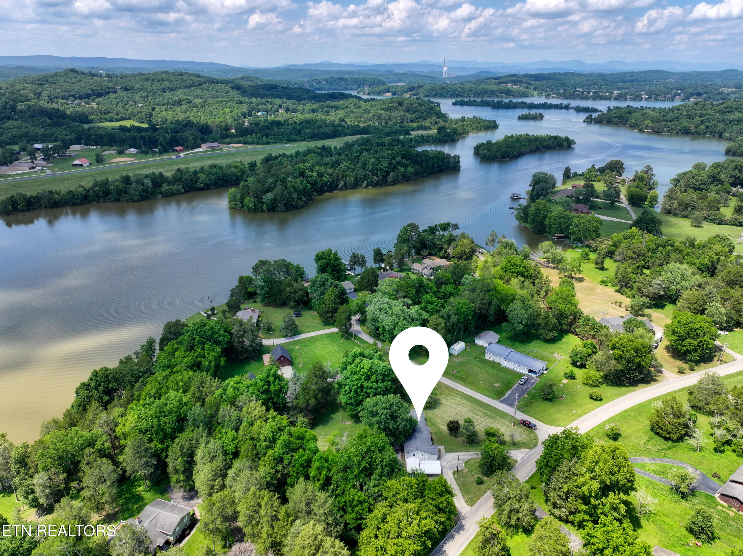 307 Anglers Cove Road Kingston, TN 37763 - Photo 44 of 44 DJI_20260611151051_0067_D_100_Original