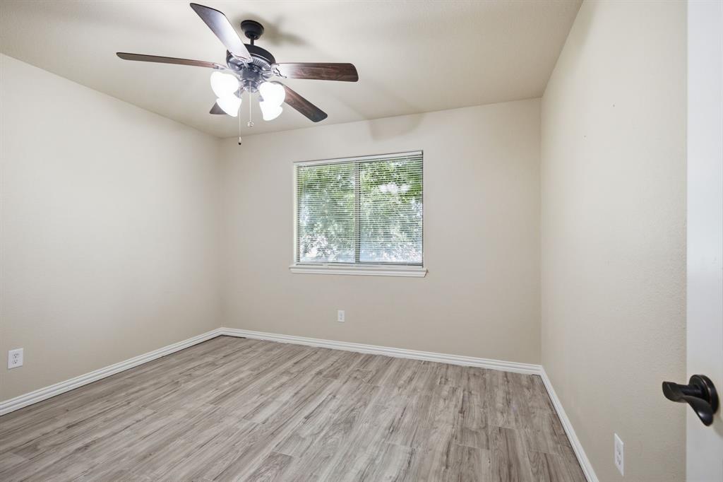 237 Corinna Court Hurst, TX 76053 - Photo 23 of 32
