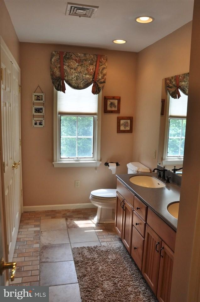 730 Pinehurst Road York, PA 17402 - Photo 13 of 27 Gallery Image 13