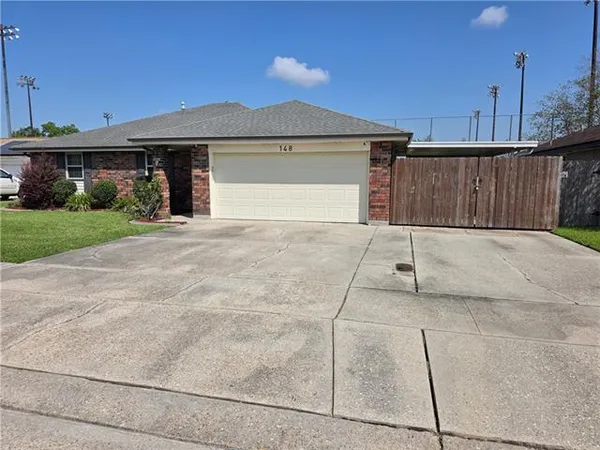 $2,200 | 148 Ehret Place, Marrero, LA 70072