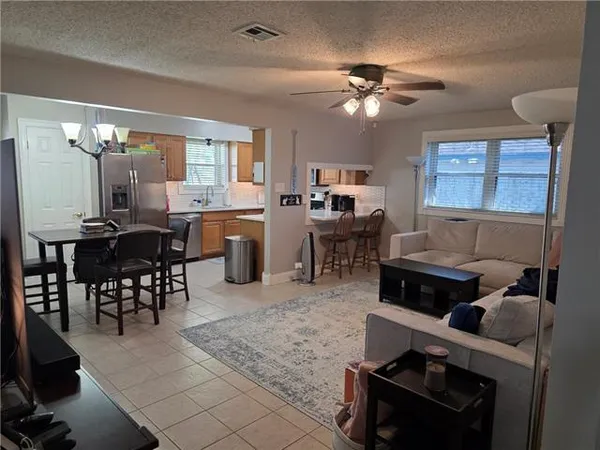 $2,200 | 148 Ehret Place, Marrero, LA 70072