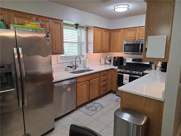 $2,200 | 148 Ehret Place, Marrero, LA 70072