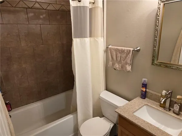 $2,200 | 148 Ehret Place, Marrero, LA 70072