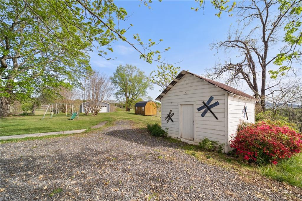 3054 North Old 52 Road Pinnacle, NC 27043 - Photo 38 of 41