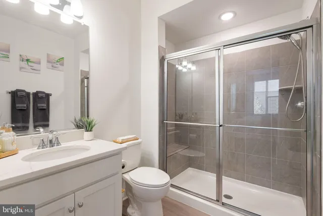 $939,000 | 4901 Longmire Way, Chantilly, VA 20151