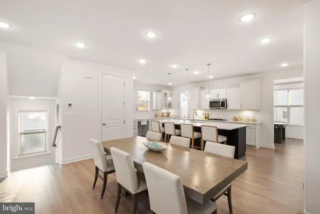 $939,000 | 4901 Longmire Way, Chantilly, VA 20151