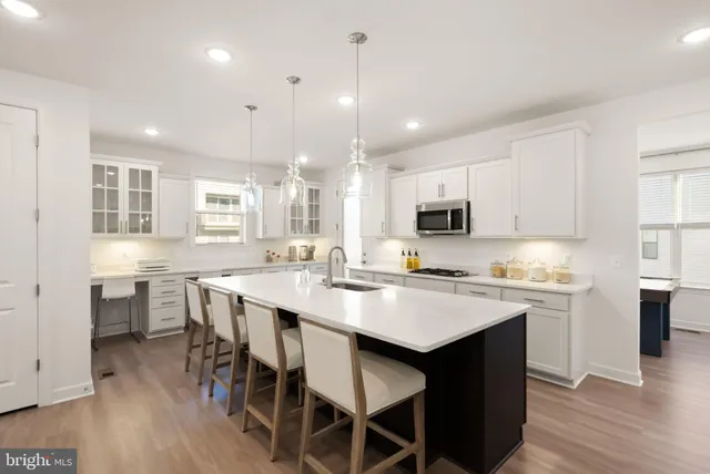 $939,000 | 4901 Longmire Way, Chantilly, VA 20151