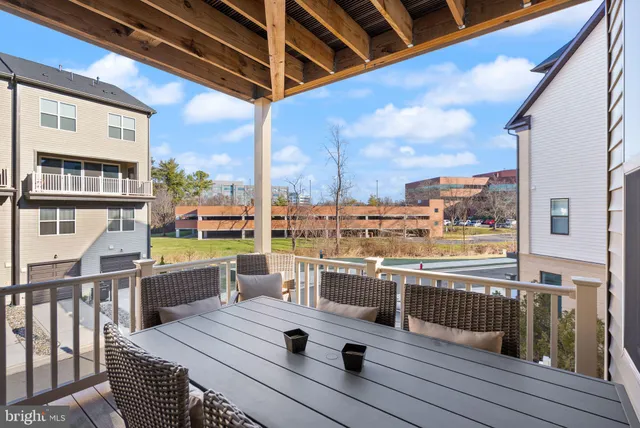 $939,000 | 4901 Longmire Way, Chantilly, VA 20151