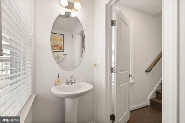 $939,000 | 4901 Longmire Way, Chantilly, VA 20151