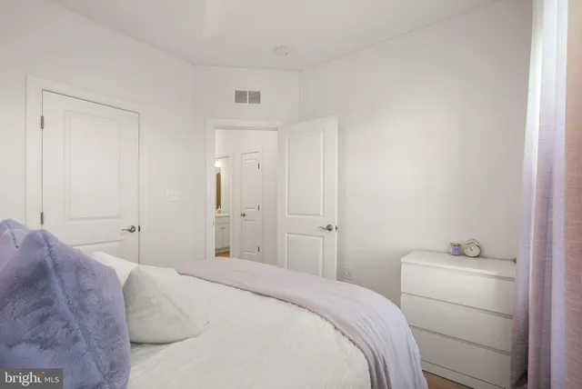 $939,000 | 4901 Longmire Way, Chantilly, VA 20151