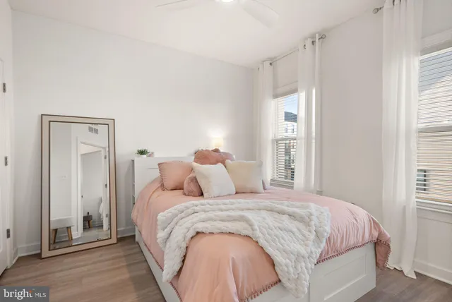 $939,000 | 4901 Longmire Way, Chantilly, VA 20151