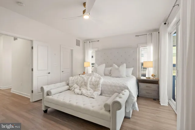 $939,000 | 4901 Longmire Way, Chantilly, VA 20151