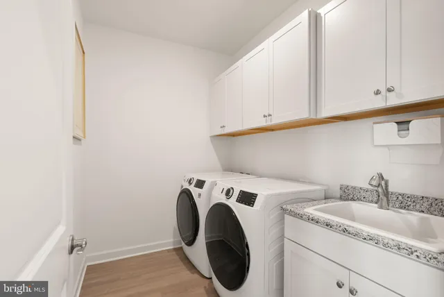 $939,000 | 4901 Longmire Way, Chantilly, VA 20151