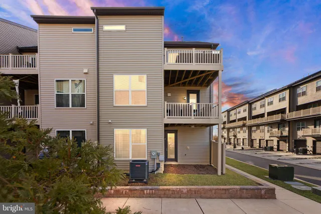 $939,000 | 4901 Longmire Way, Chantilly, VA 20151