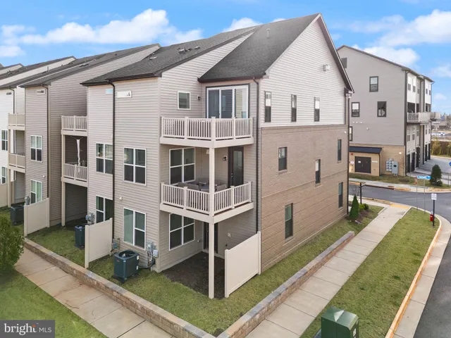 $939,000 | 4901 Longmire Way, Chantilly, VA 20151