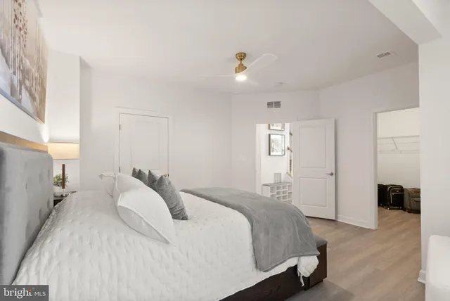 $939,000 | 4901 Longmire Way, Chantilly, VA 20151