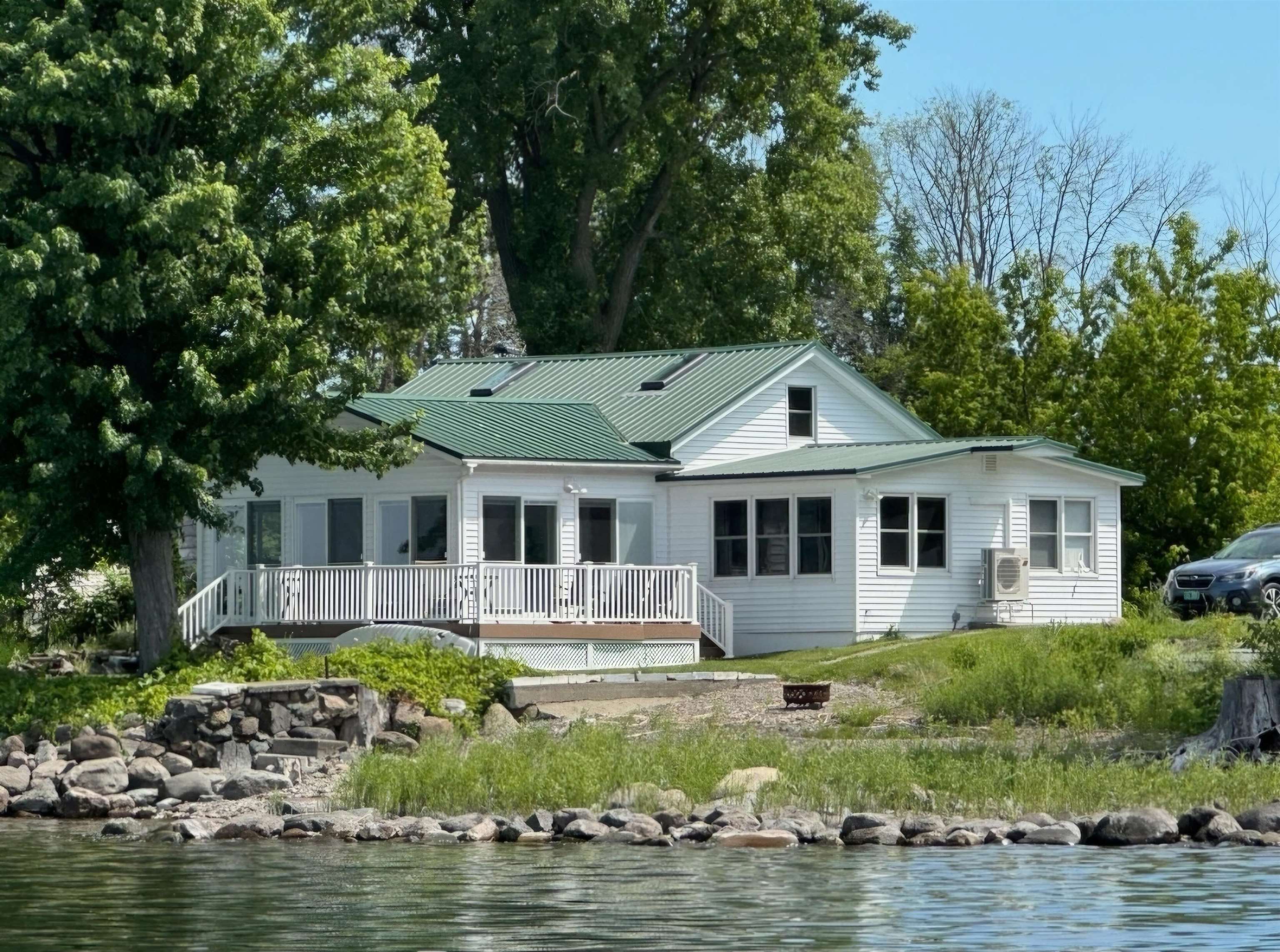 334 Mott Street North Alburgh, VT 05440 - Photo 1 of 40 Gallery Image 1