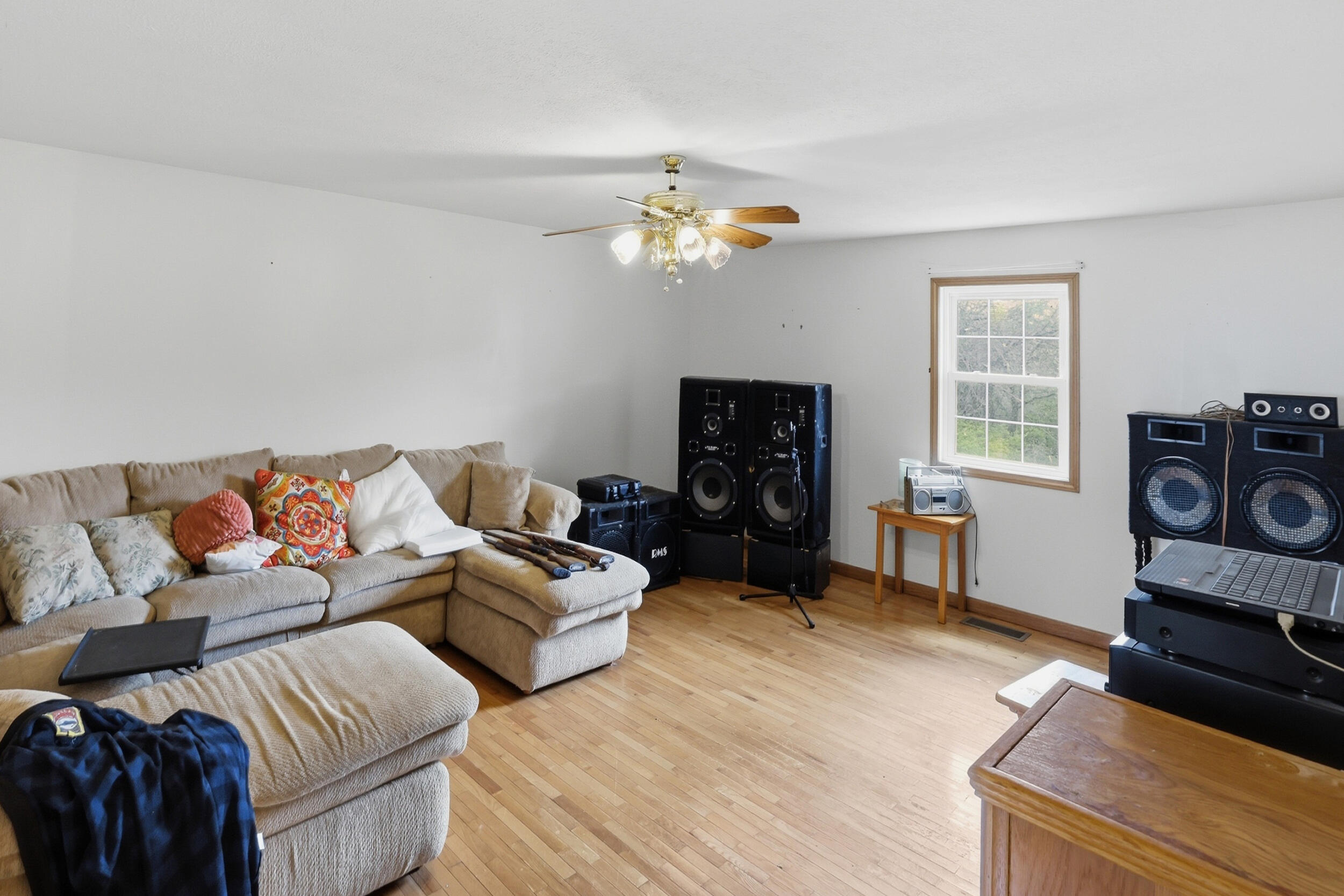 8100 Lebanon Road Danville, KY 40422 - Photo 13 of 40 Family Room
