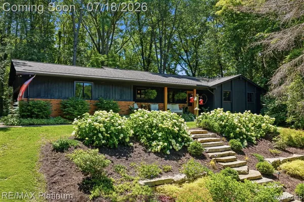 $425,000 | 1245 Tracilee Drive, Howell, MI 48843