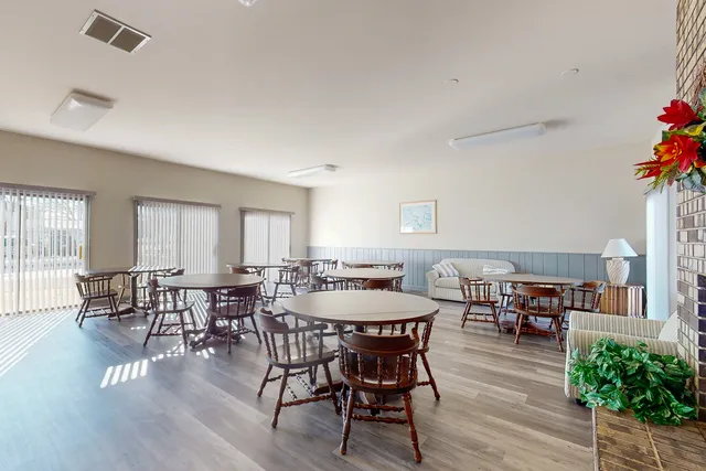 $264,900 | 199 Duxbury Court, Unit D, Bloomingdale, IL 60108