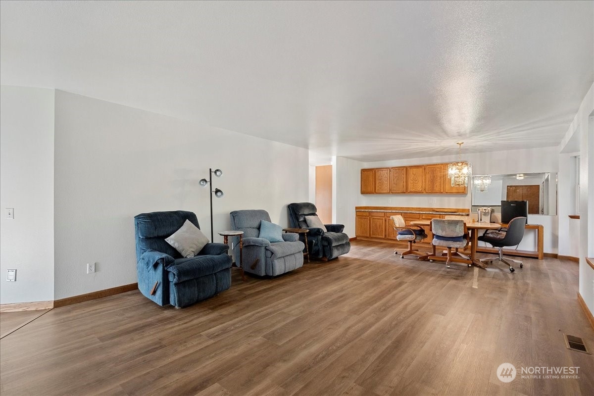 5064 Samish Way Bellingham, WA 98229 - Photo 10 of 38 Gallery Image 10