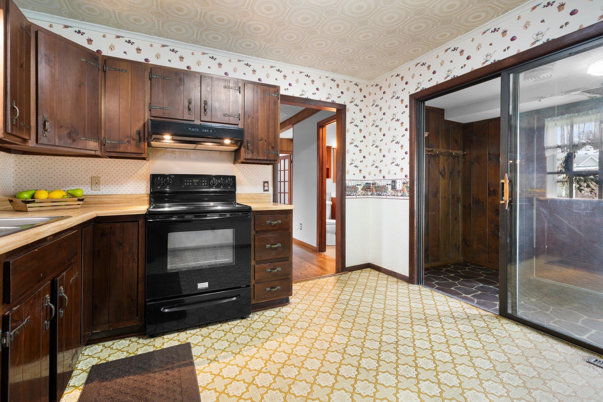 29 Brook Street Derry, NH 03038 - Photo 11 of 47