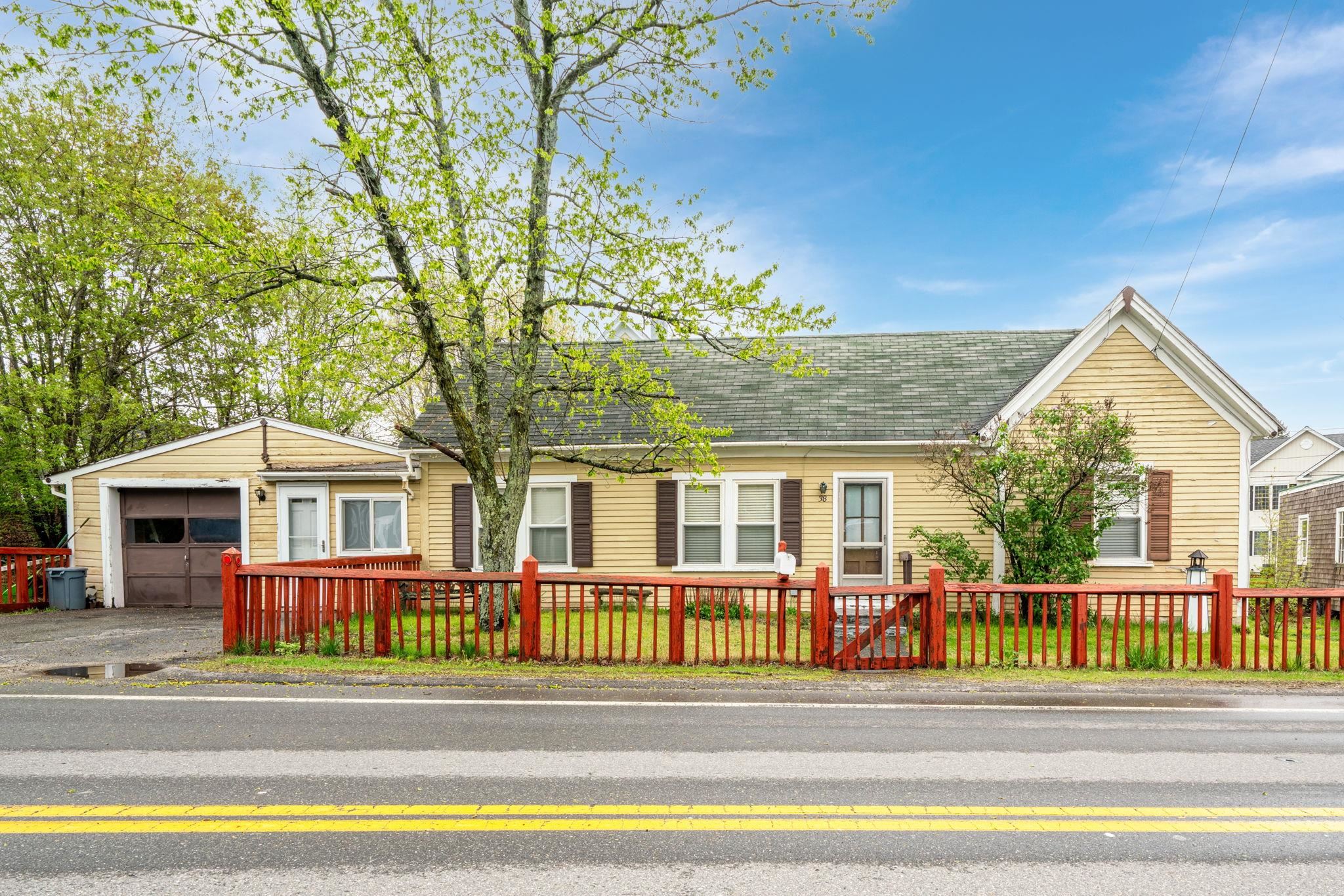 29 Brook Street Derry, NH 03038 - Photo 2 of 47
