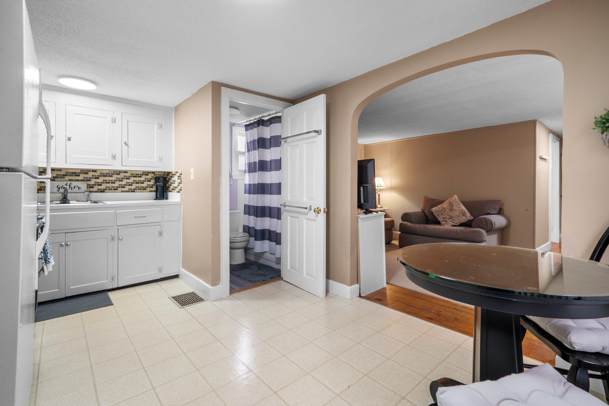 29 Brook Street Derry, NH 03038 - Photo 32 of 47