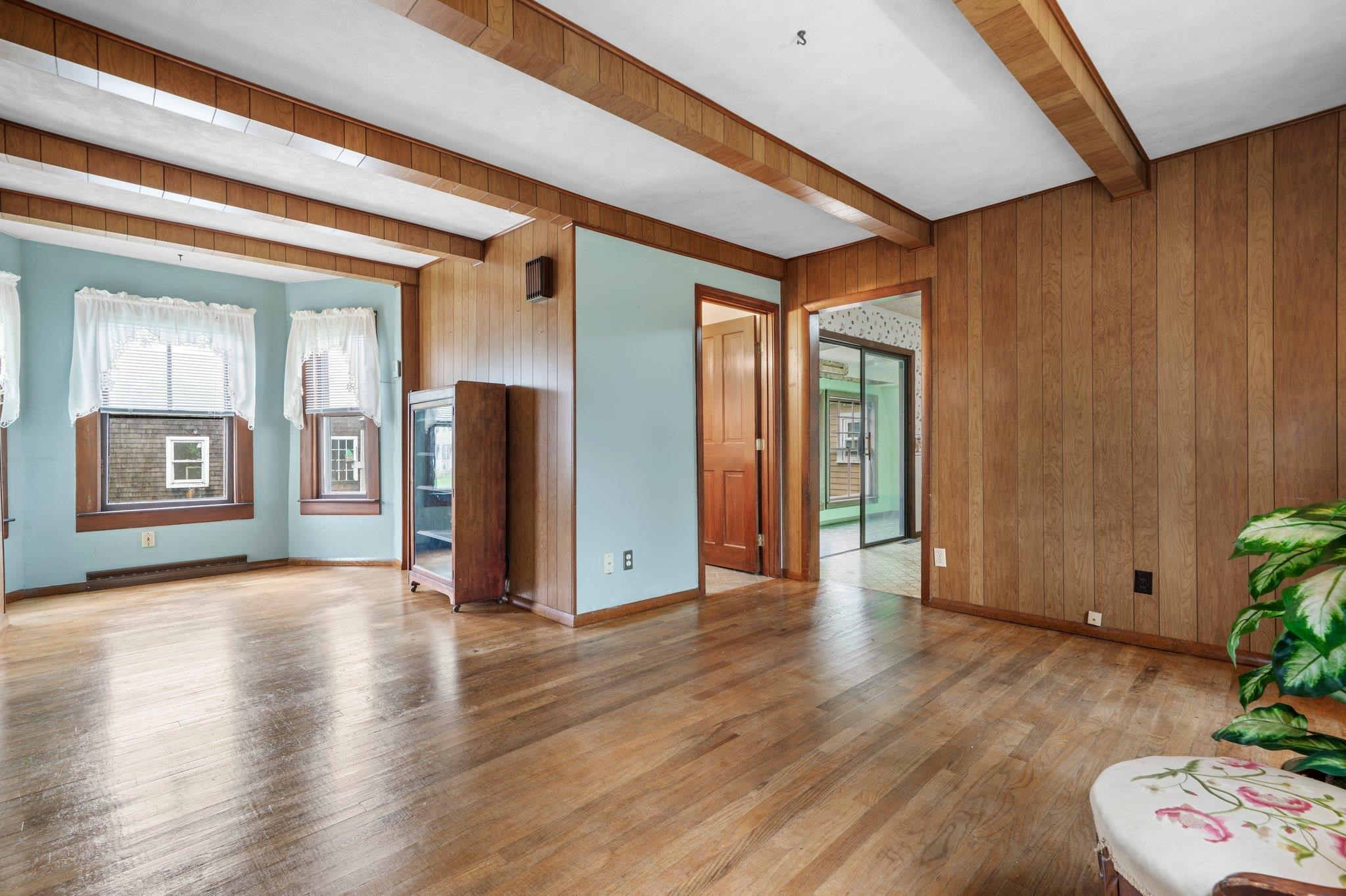 29 Brook Street Derry, NH 03038 - Photo 8 of 47