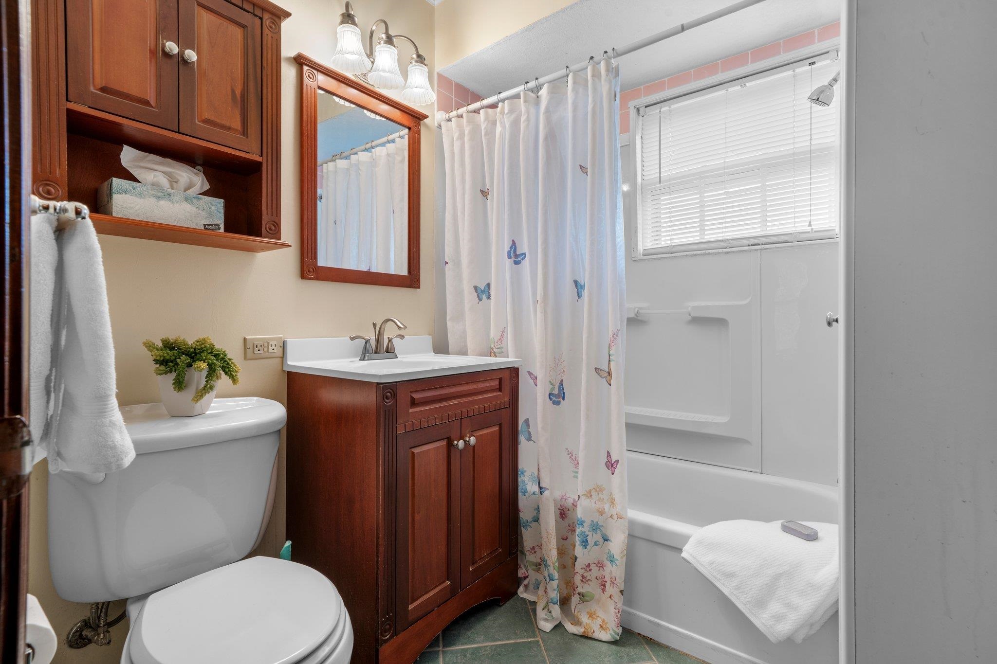 29 Brook Street Derry, NH 03038 - Photo 9 of 47