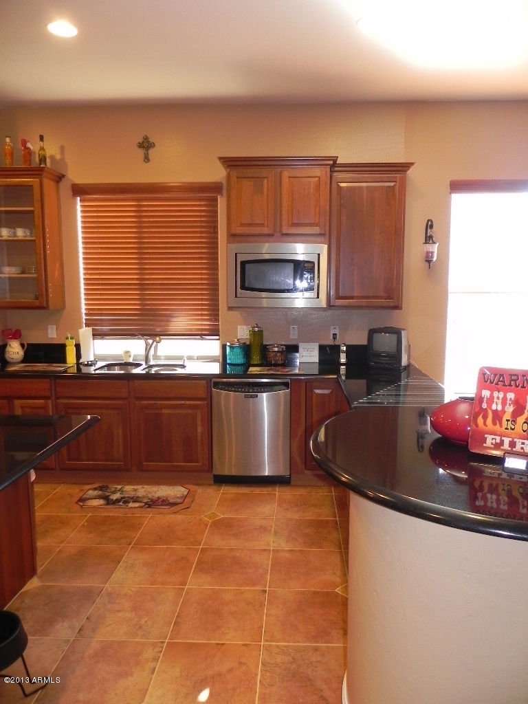 3041 East Weather Vane Road Gilbert, AZ 85296 - Photo 6 of 42 Kitchen w/Wood Blinds