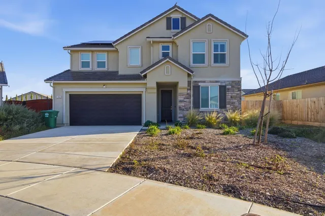 $574,999 | 1860 Trinity Court, Los Banos, CA 93635