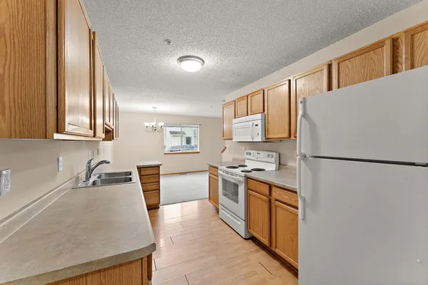 $1,875 | 14975 Pinto Lane, Savage, MN 55378
