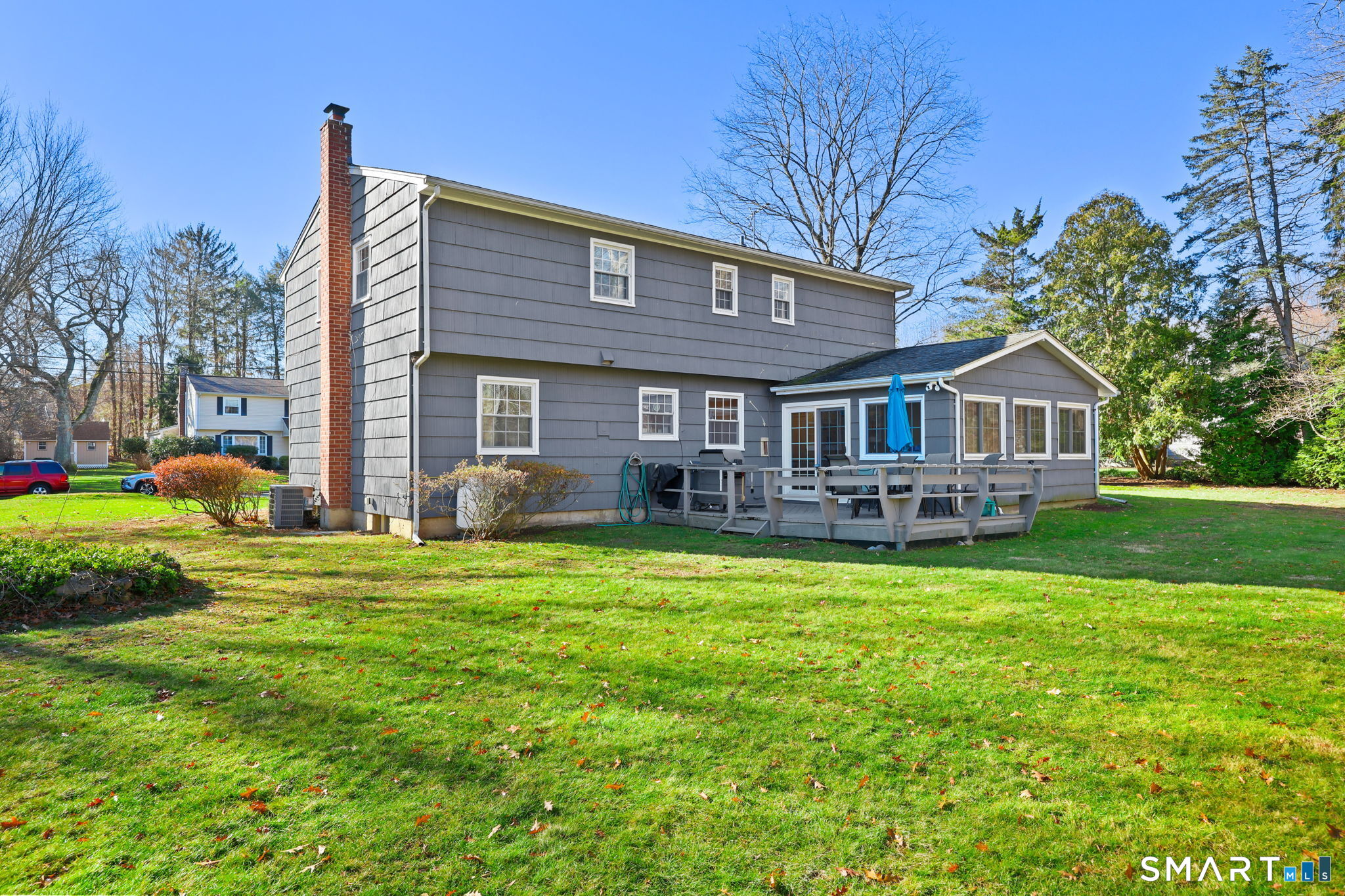 33 Purdy Road East Norwalk, CT 06850 - Photo 33 of 39 a front view of a house with garden
