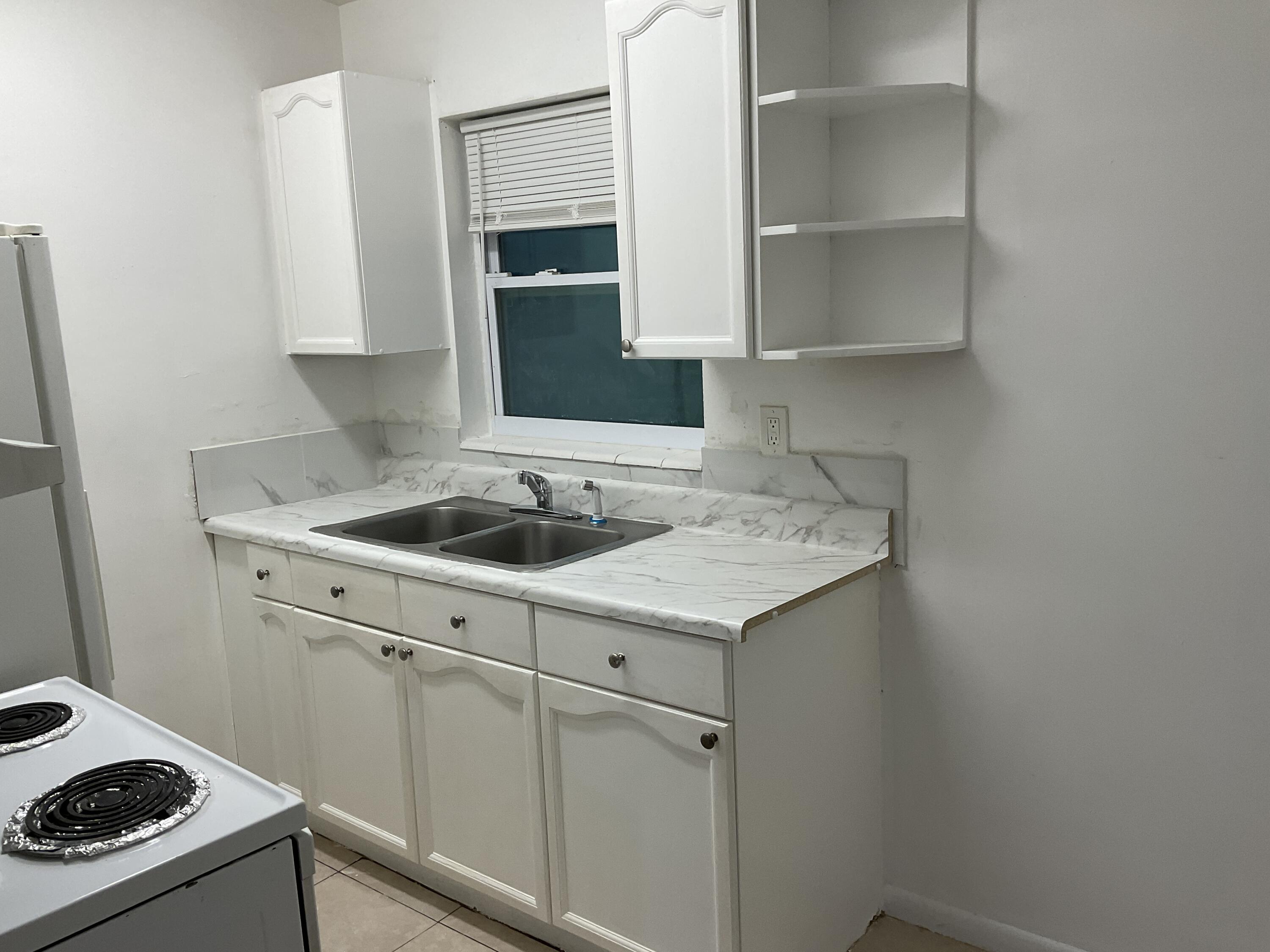 490 Mentone Road Lake Worth, FL 33462 - Photo 7 of 20 IMG_1096