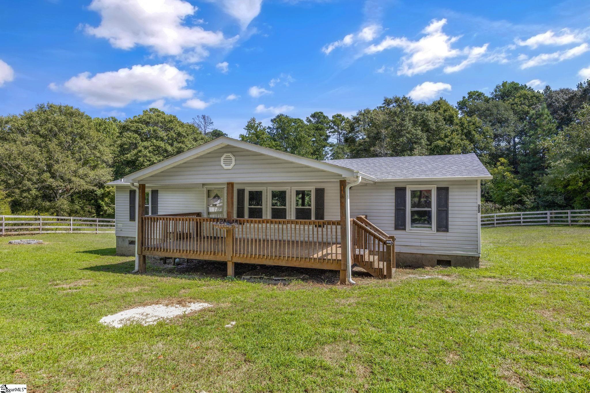 352 Riggins Road Pickens, SC 29671 - Photo 3 of 36