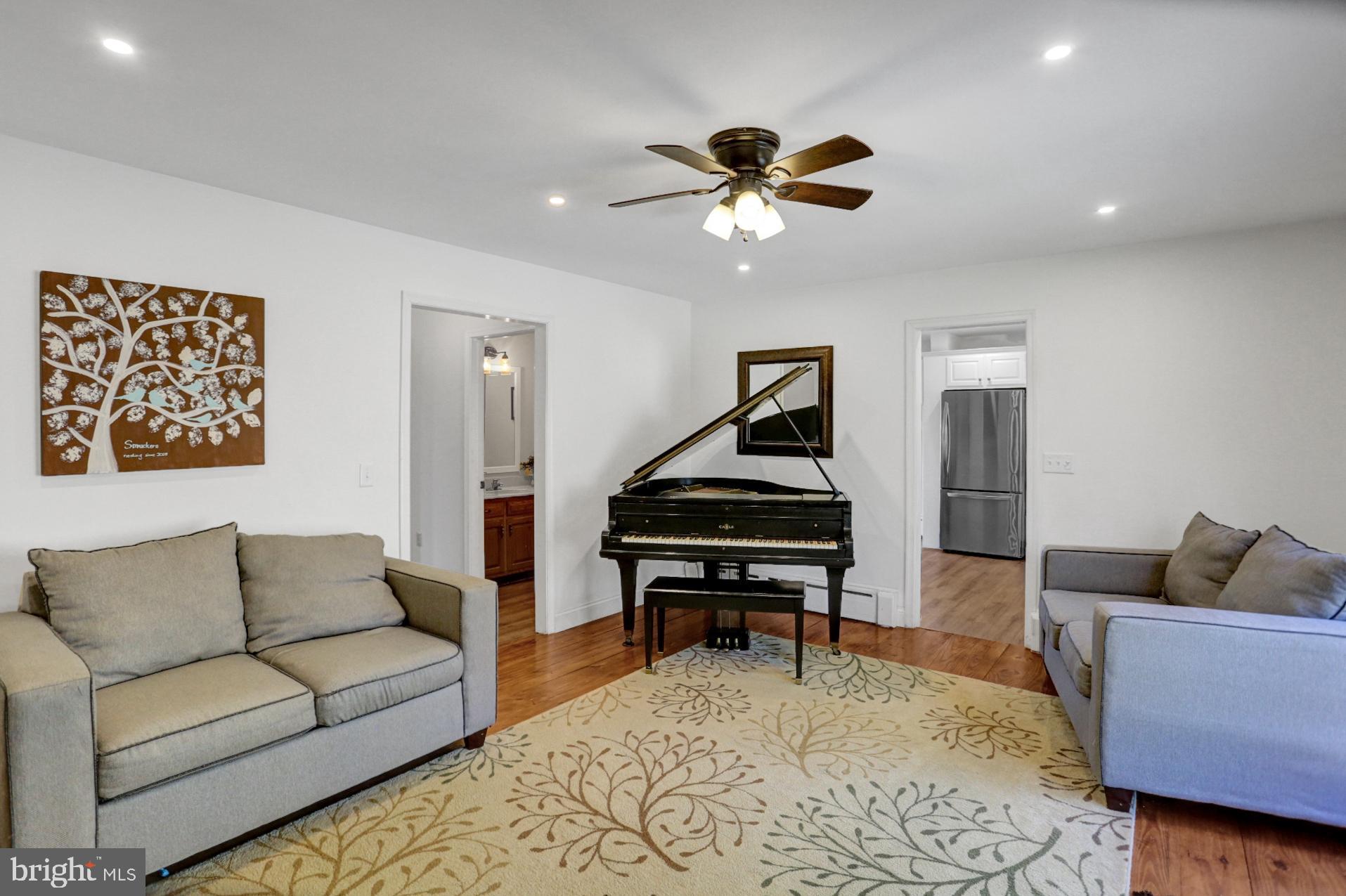 165 5 Point Road Robesonia, PA 19551 - Photo 5 of 22 Gallery Image 5