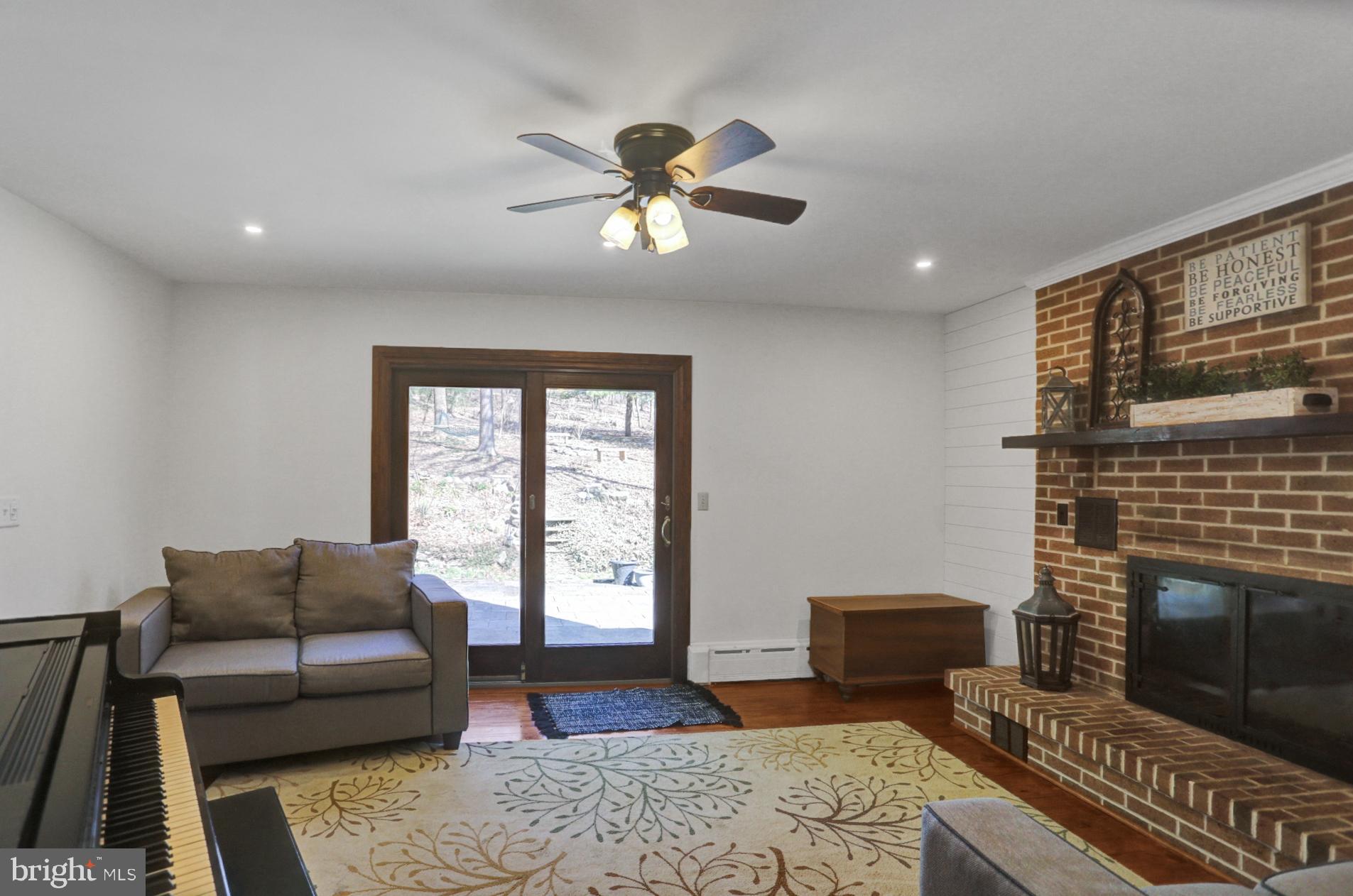 165 5 Point Road Robesonia, PA 19551 - Photo 8 of 22 Gallery Image 8