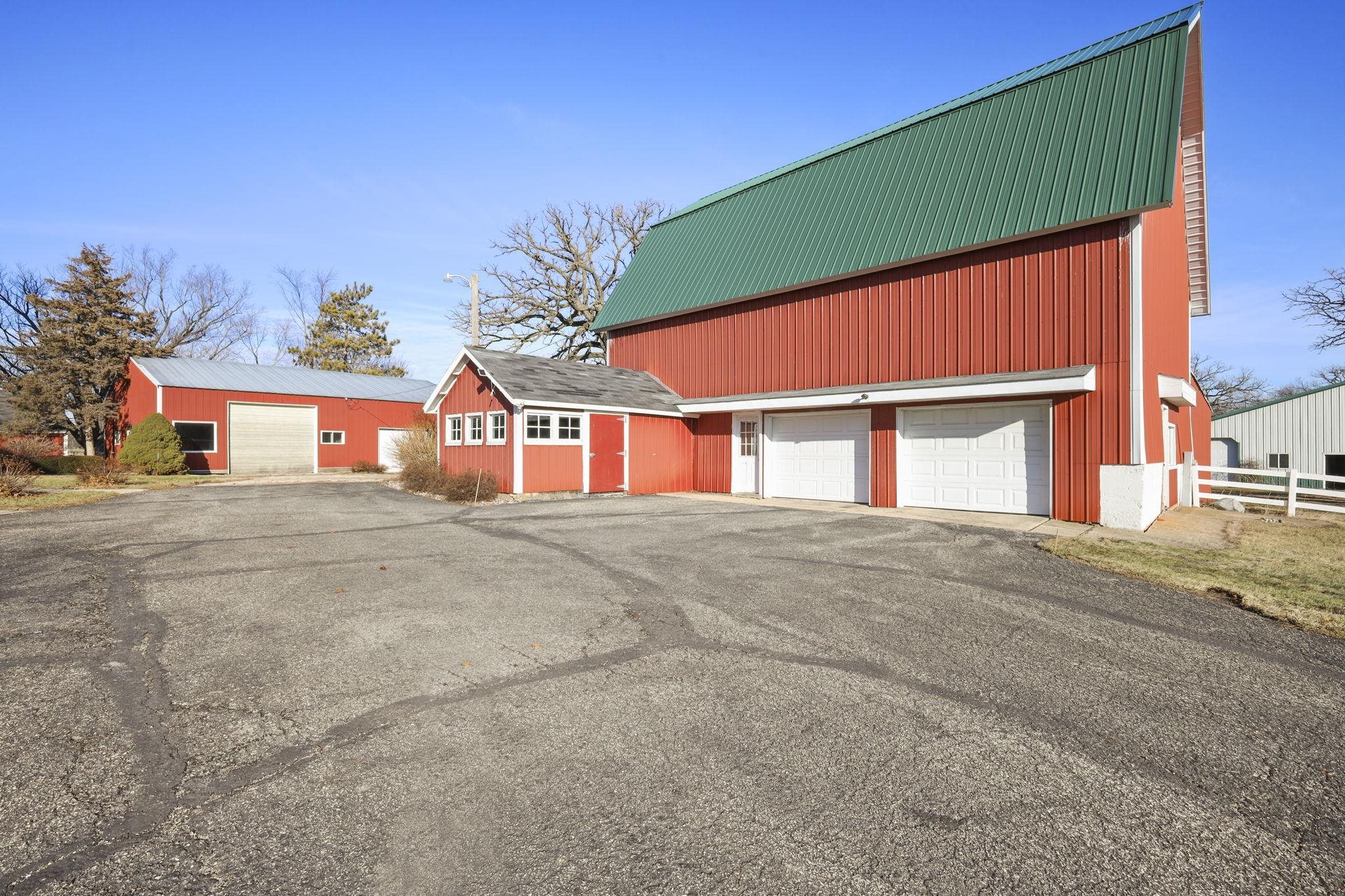 4595 Mahoney Road McFarland, WI 53558 - Photo 6 of 26