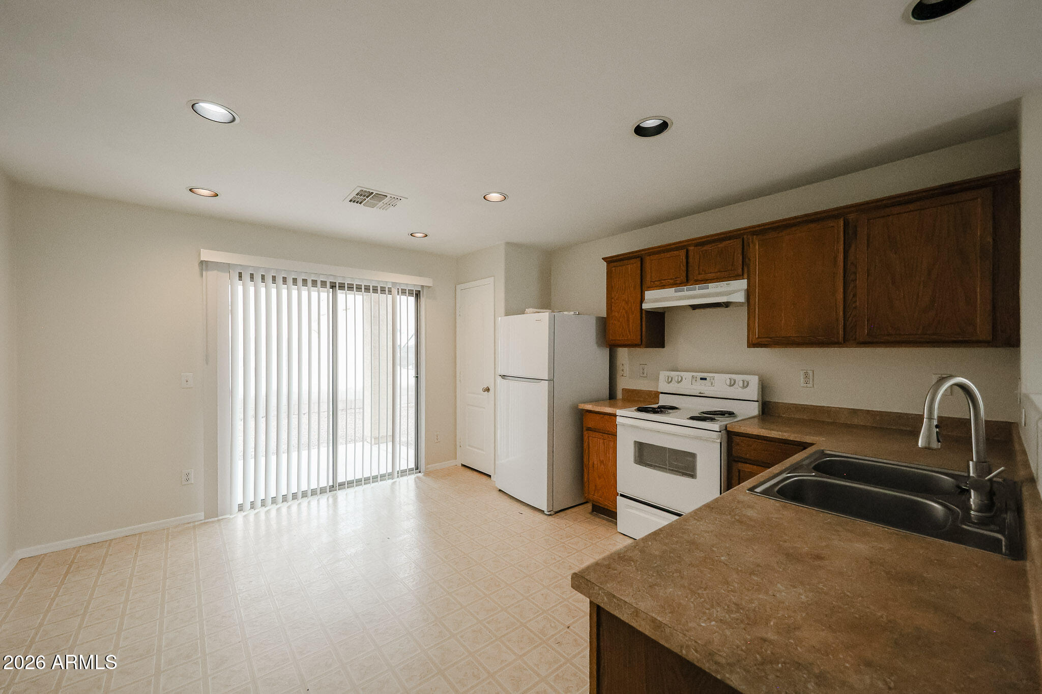 6426 West Harwell Road Laveen, AZ 85339 - Photo 5 of 21 Harwell kitchen 2