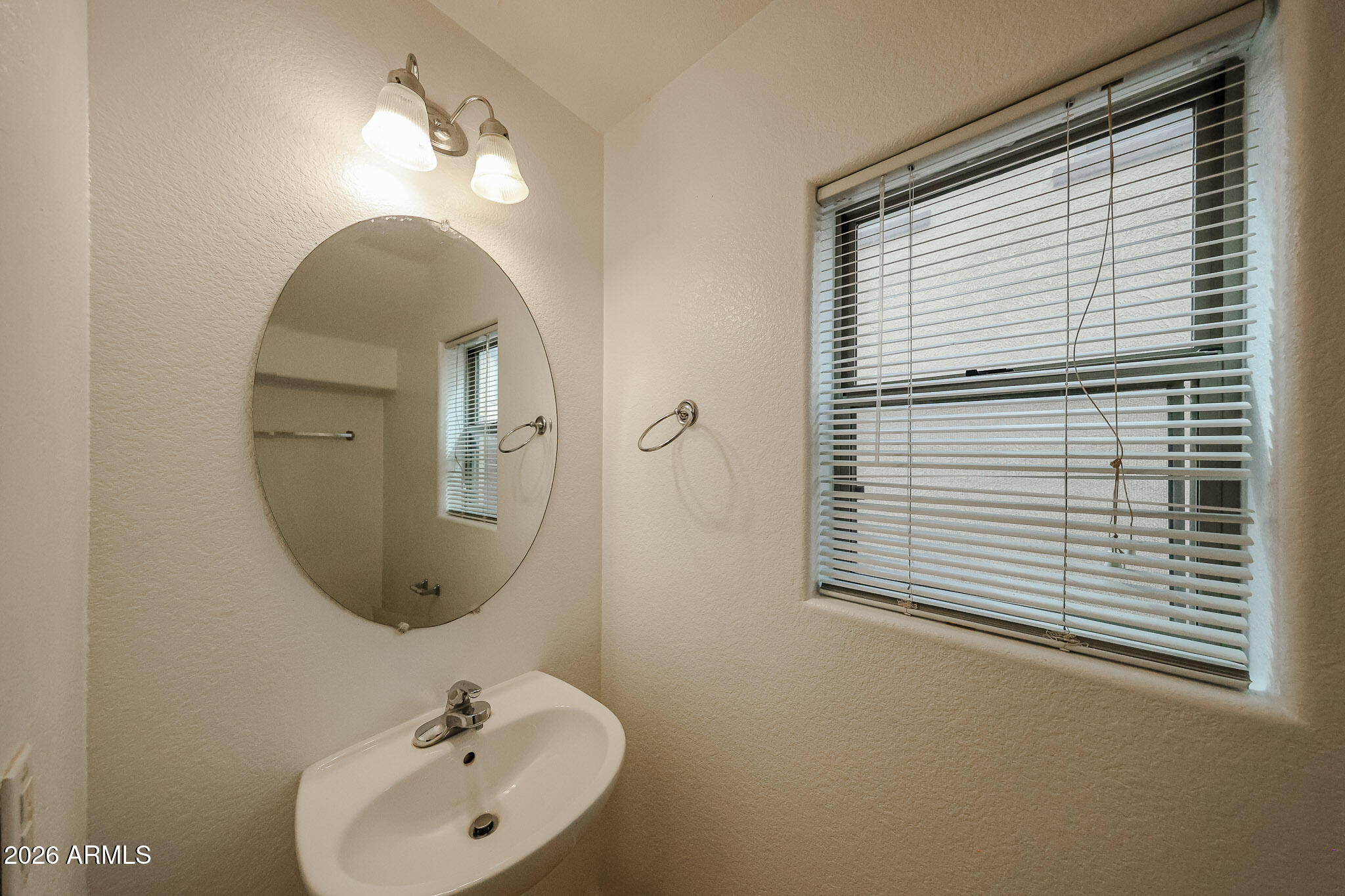 6426 West Harwell Road Laveen, AZ 85339 - Photo 9 of 21 Harwell powder rm 2