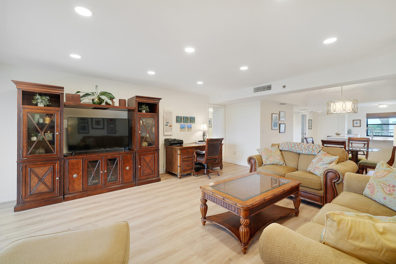9220 Southwest 14th Street, Unit 3503 Boca Raton, FL 33428 - Photo 8 of 35 Living Room