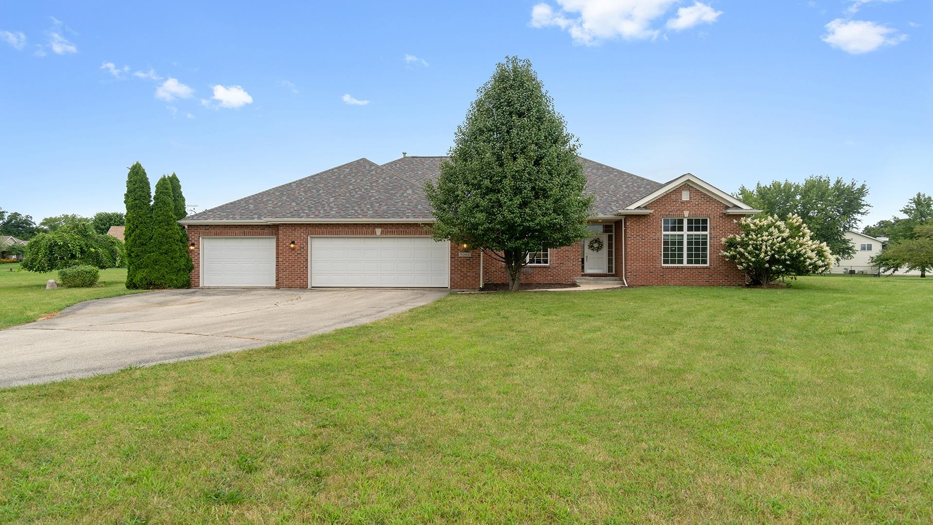 7092 Hawthorne Ridge Roscoe, IL 61073 - Photo 3 of 42 Gallery Image 3