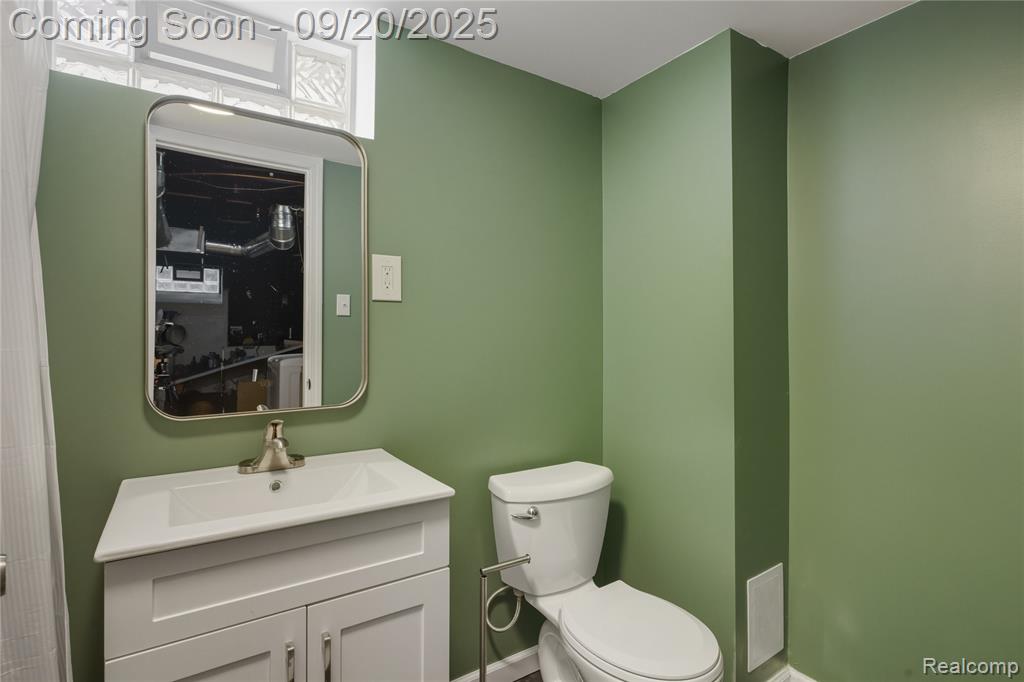 1059 Columbia Road Berkley, MI 48072 - Photo 27 of 33