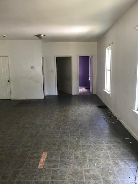 2022 Edwardsville Road Madison, IL 62060 - Photo 4 of 12