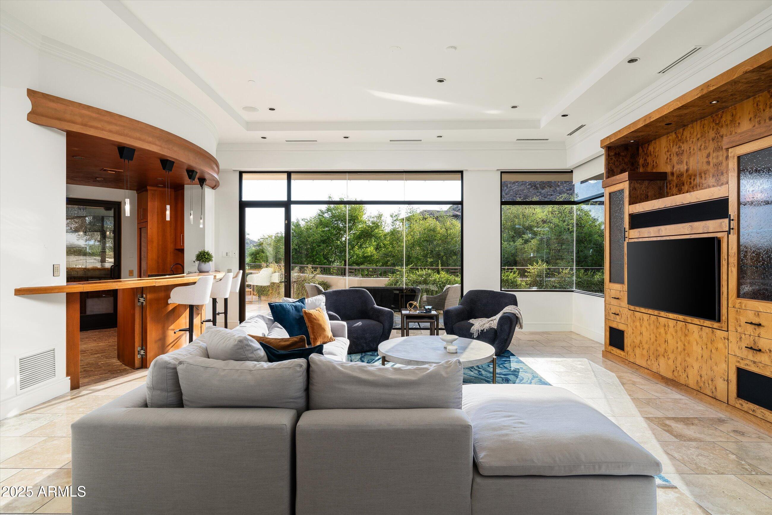 7451 North Las Brisas Lane Paradise Valley, AZ 85253 - Photo 14 of 78 Great Room