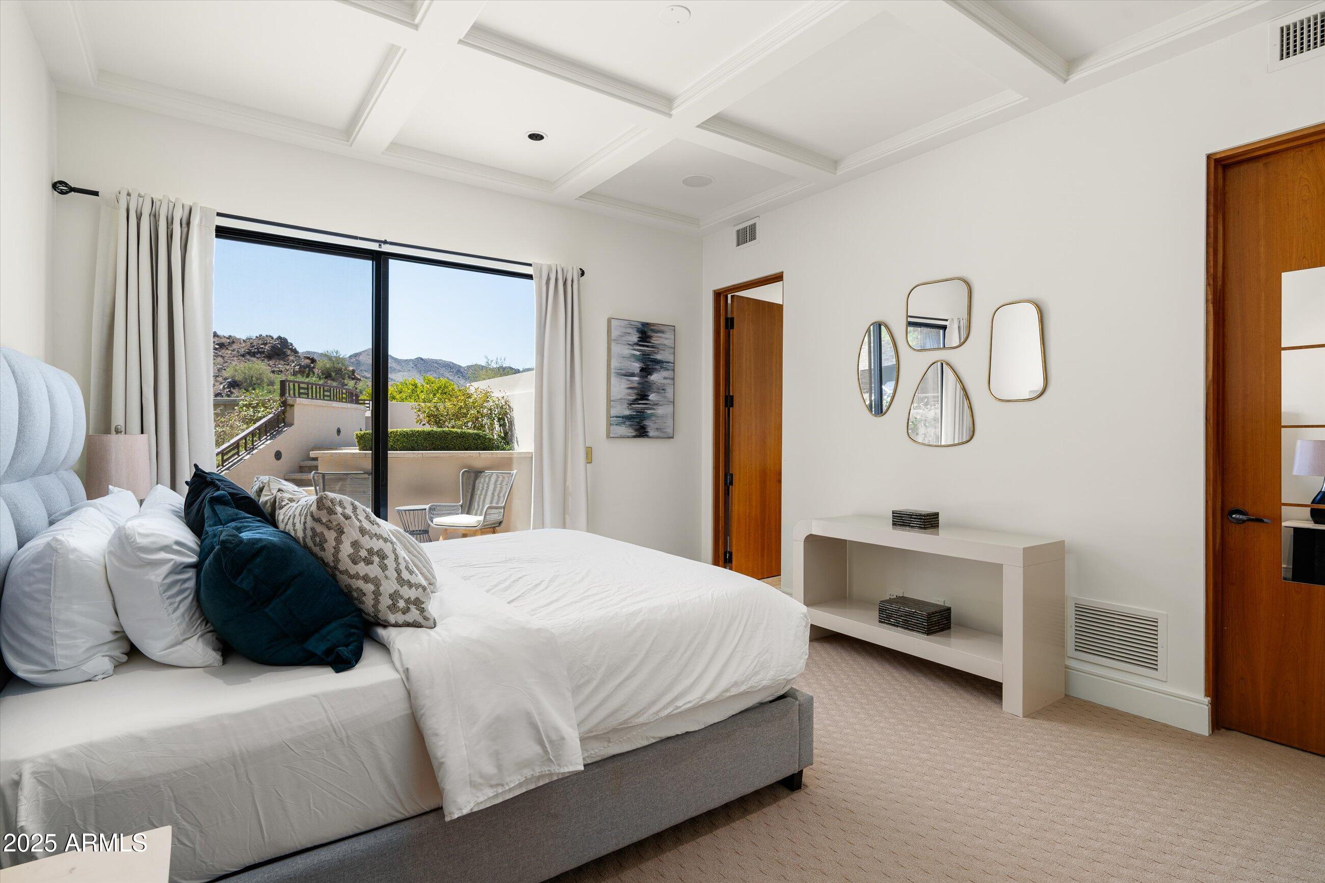 7451 North Las Brisas Lane Paradise Valley, AZ 85253 - Photo 34 of 78 Guest Bedroom 1