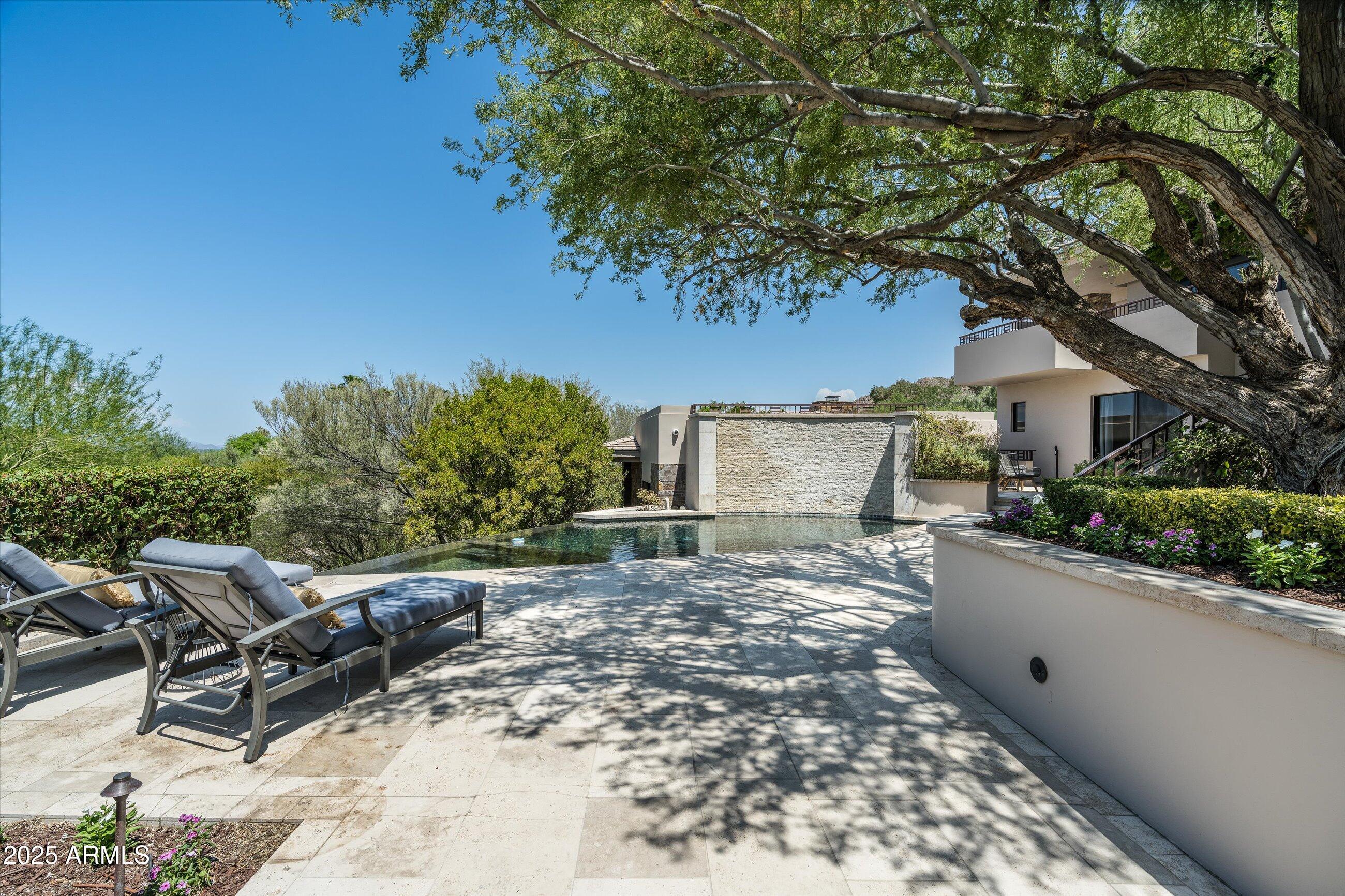 7451 North Las Brisas Lane Paradise Valley, AZ 85253 - Photo 41 of 78 Lounge Area - Day