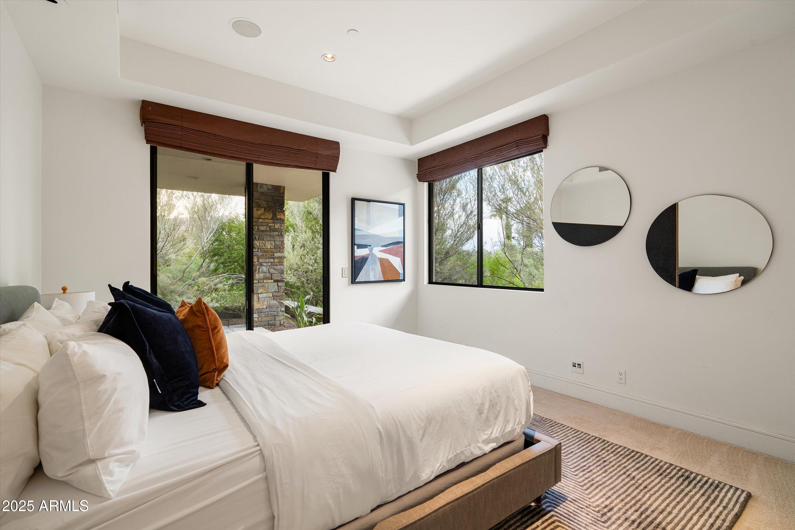 7451 North Las Brisas Lane Paradise Valley, AZ 85253 - Photo 69 of 78 Guest House - Bedroom 1