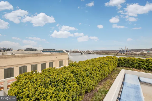 $899,000 | 88 V Street Southwest, Unit 509, Washington, DC 20024